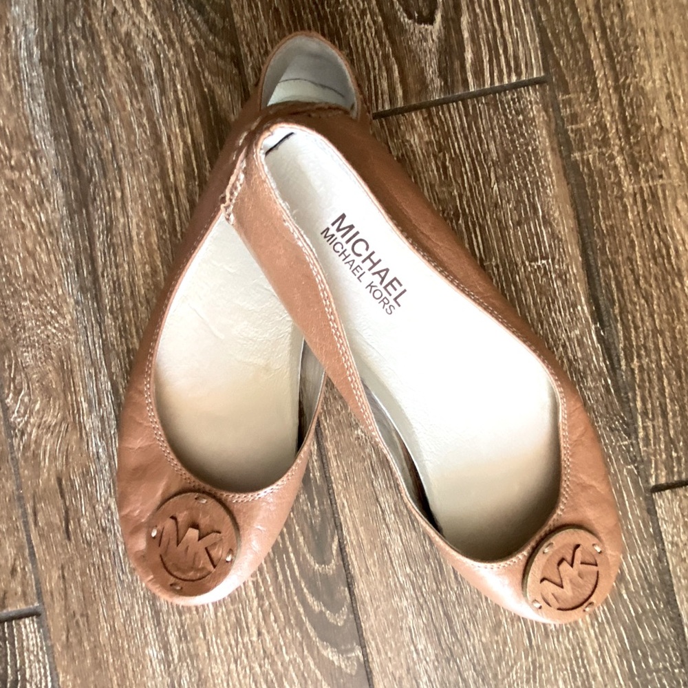 Micheal Kors tan leather slip on driver flats